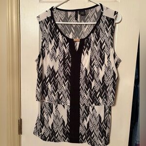 New Directions Black and White Chevron Blouse